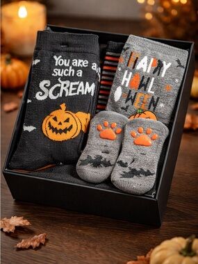 NWT Women’s 4 Pair Halloween Socks - Orange/Black - Dog Paw Socks